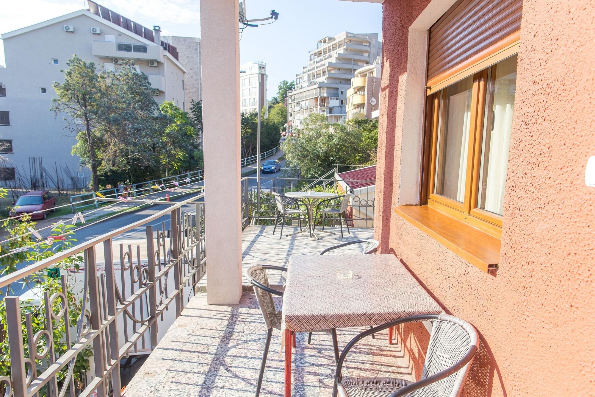 Guesthouse Blue Coast Budva Exterior photo
